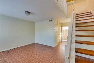 Photo #1: 2487001 Listing