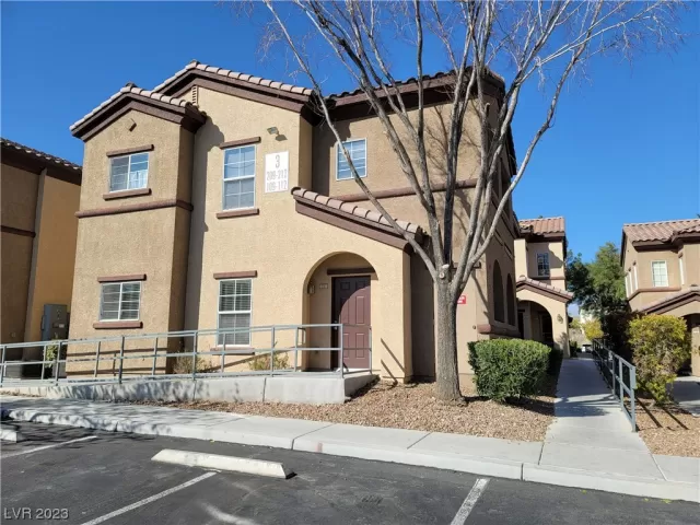 MLS: 2487009 Condo For Sale