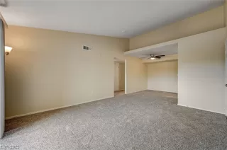 Photo #4: 2487017 Listing