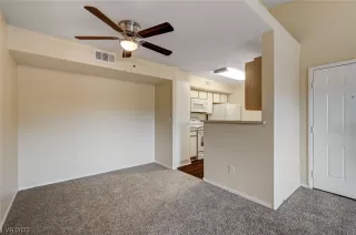 Photo #5: 2487017 Listing