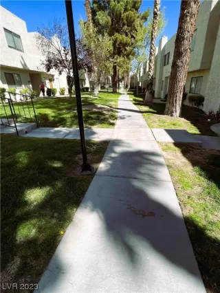 Photo #2: 2487043 Listing 