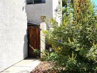 Photo #4: 2487043 Listing 