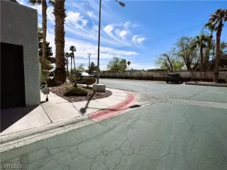 Photo #5: 2487043 Listing 