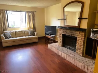 Photo #6: 2487043 Listing 