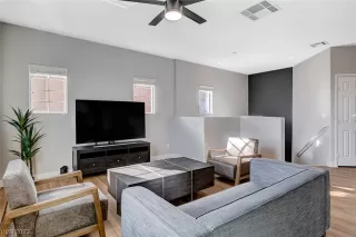 Photo #5: 2487055 Listing 