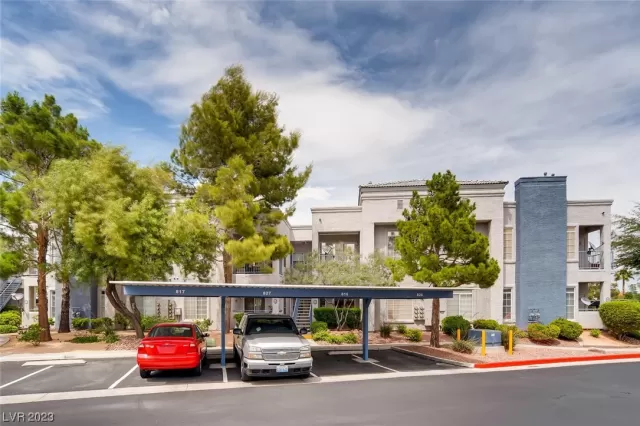 MLS: 2487056 Condo For Sale