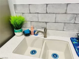 Photo #5: 2487073 Listing