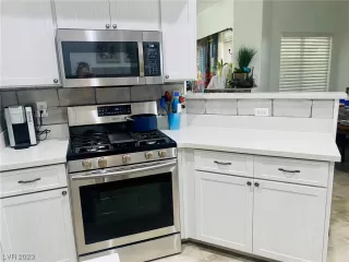 Photo #6: 2487073 Listing