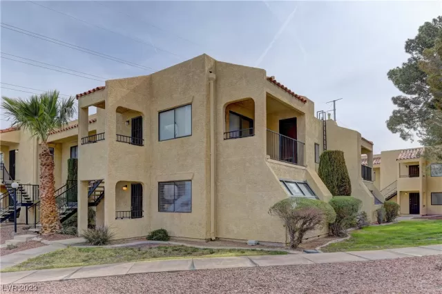 MLS: 2487079 Condo For Sale