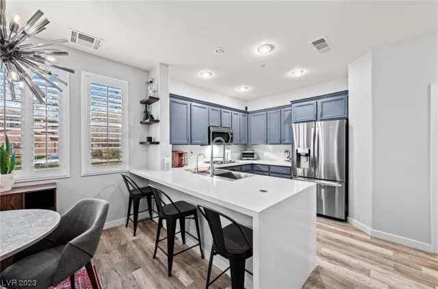 MLS: 2487085 Condo For Sale