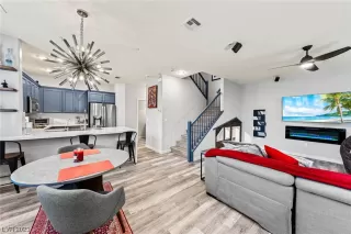 Photo #1: 2487085 Listing