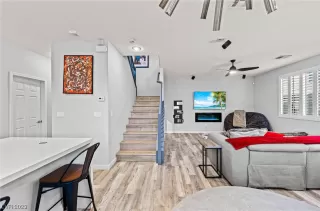 Photo #5: 2487085 Listing