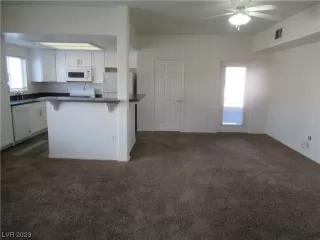 Photo #2: 2487092 Listing 