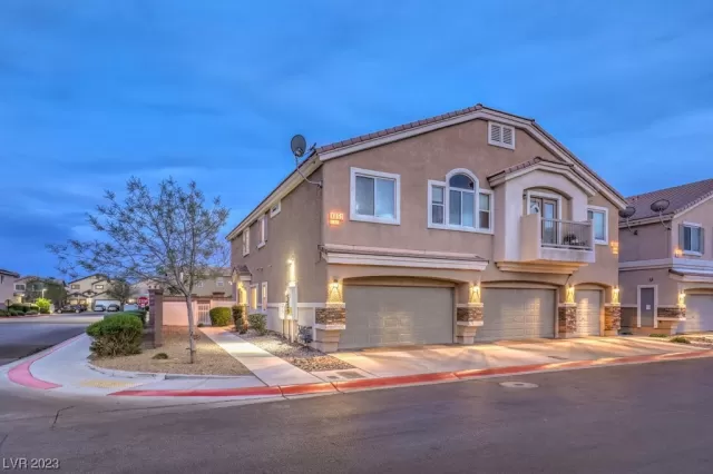 MLS: 2487096 Condo For Sale