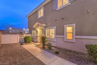 Photo #2: 2487096 Listing