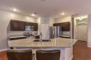 Photo #4: 2487096 Listing