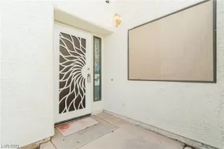 Photo #1: 2487116 Listing