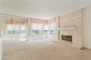 Photo #3: 2487116 Listing