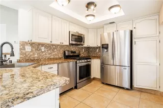 Photo #4: 2487116 Listing