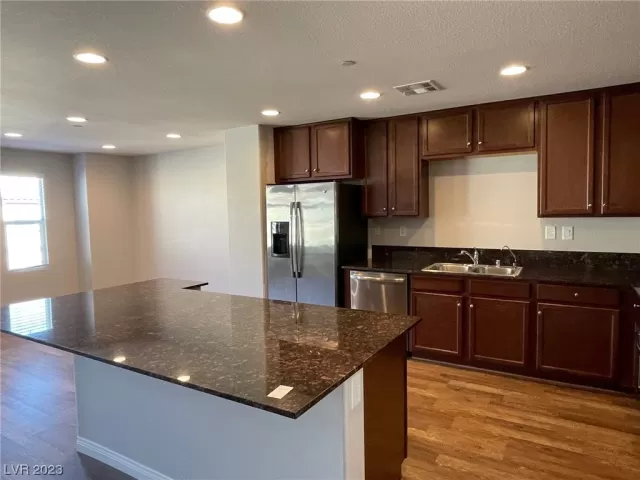 MLS: 2487119 Condo For Sale