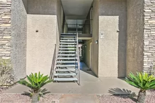 Photo #2: 2487162 Listing