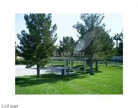 Photo #6: 2487181 Listing