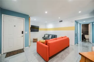 Photo #3: 2487202 Listing