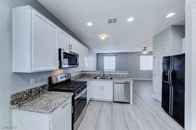MLS: 2487208 Condo For Sale