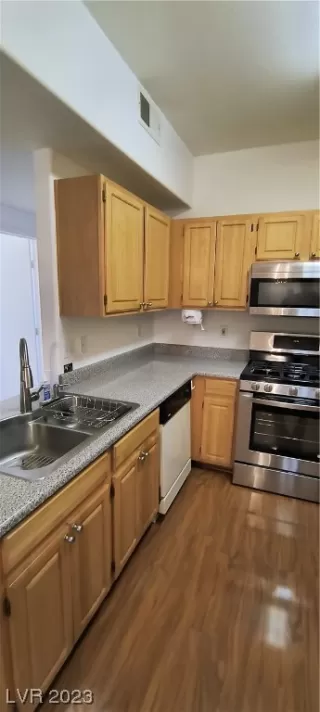 Photo #6: 2487210 Listing