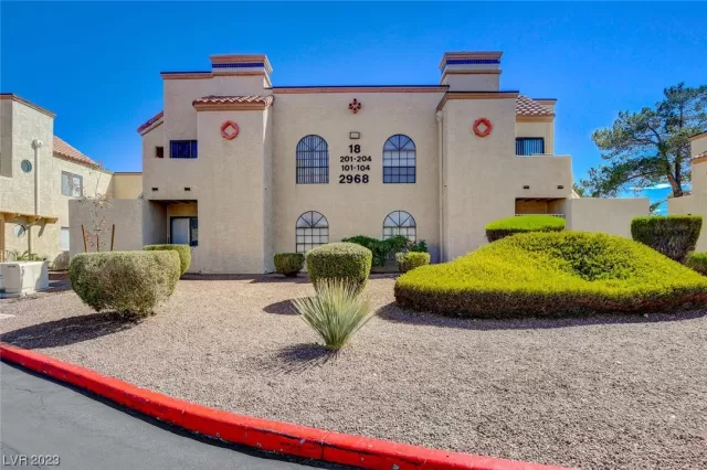 MLS: 2487212 Condo For Sale