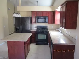 Photo #5: 2487226 Listing 