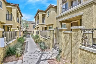 Photo #2: 2487228 Listing