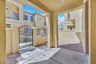 Photo #3: 2487228 Listing