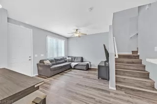 Photo #4: 2487228 Listing