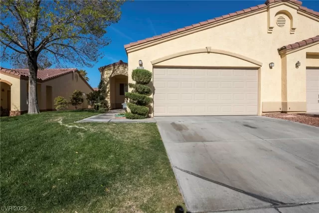 MLS: 2487247 Condo For Sale