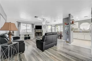 Photo #3: 2487248 Listing 