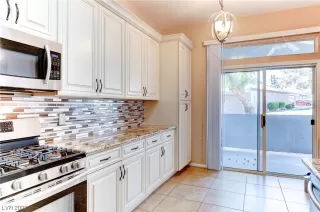 Photo #3: 2487266 Listing 