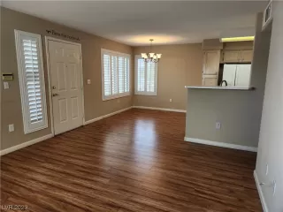 Photo #5: 2487276 Listing