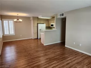 Photo #6: 2487276 Listing