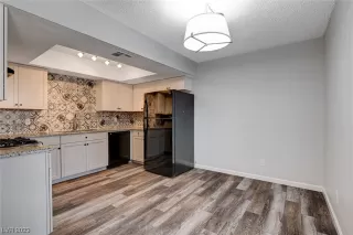 Photo #3: 2487306 Listing 