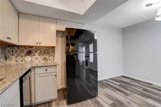 Photo #4: 2487306 Listing 