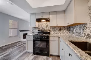 Photo #5: 2487306 Listing 