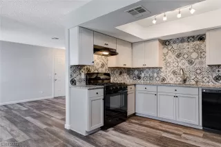 Photo #6: 2487306 Listing 