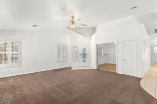 Photo #3: 2487309 Listing