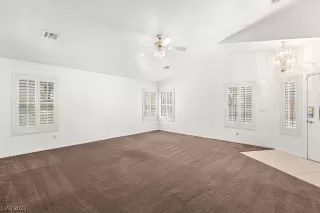 Photo #4: 2487309 Listing