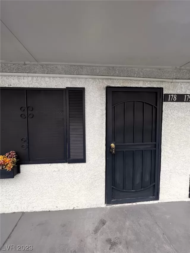 MLS: 2487312 Condo For Sale