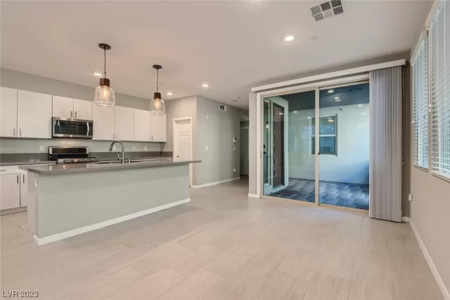 MLS: 2487356 Condo For Sale