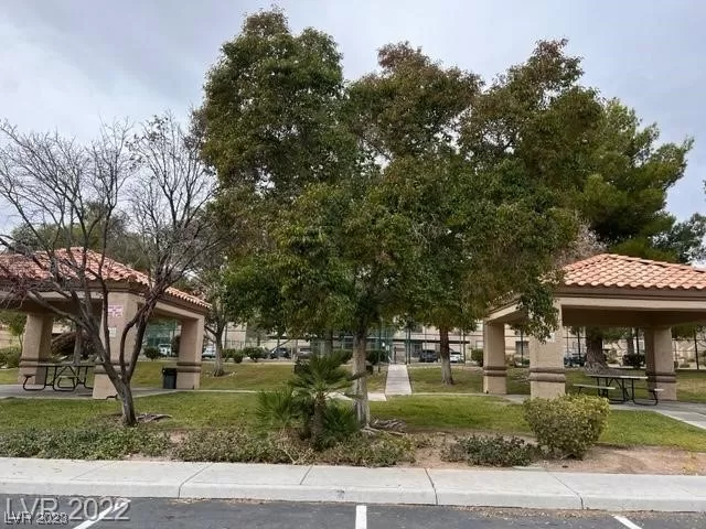 MLS: 2487361 Condo For Sale