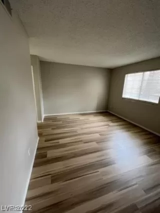 Photo #5: 2487361 Listing 