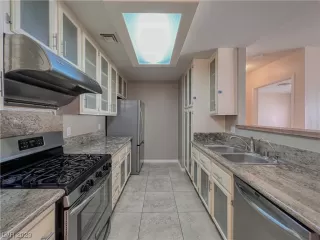 Photo #1: 2487440 Listing 